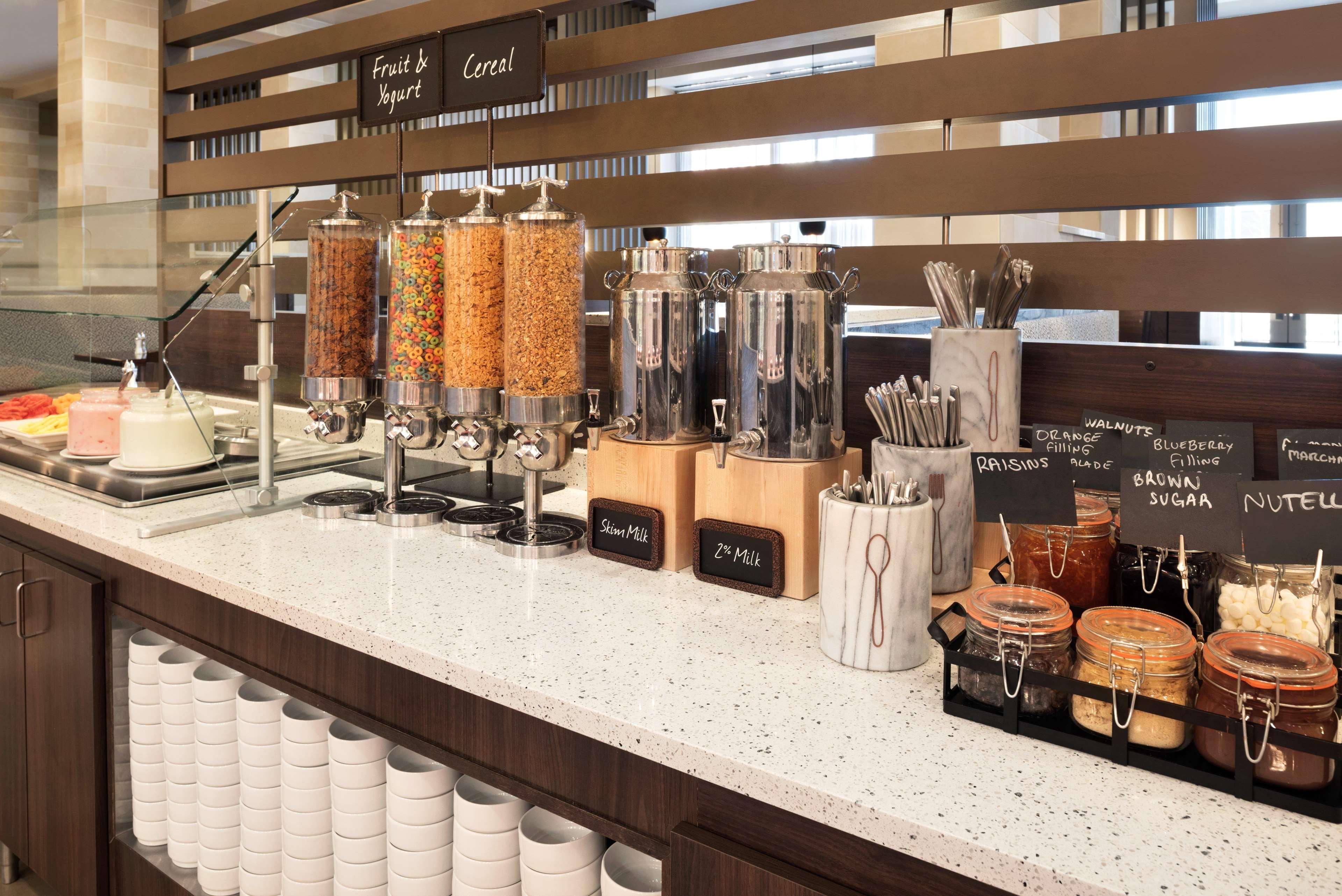 Embassy Suites By Hilton Chicago Naperville Extérieur photo