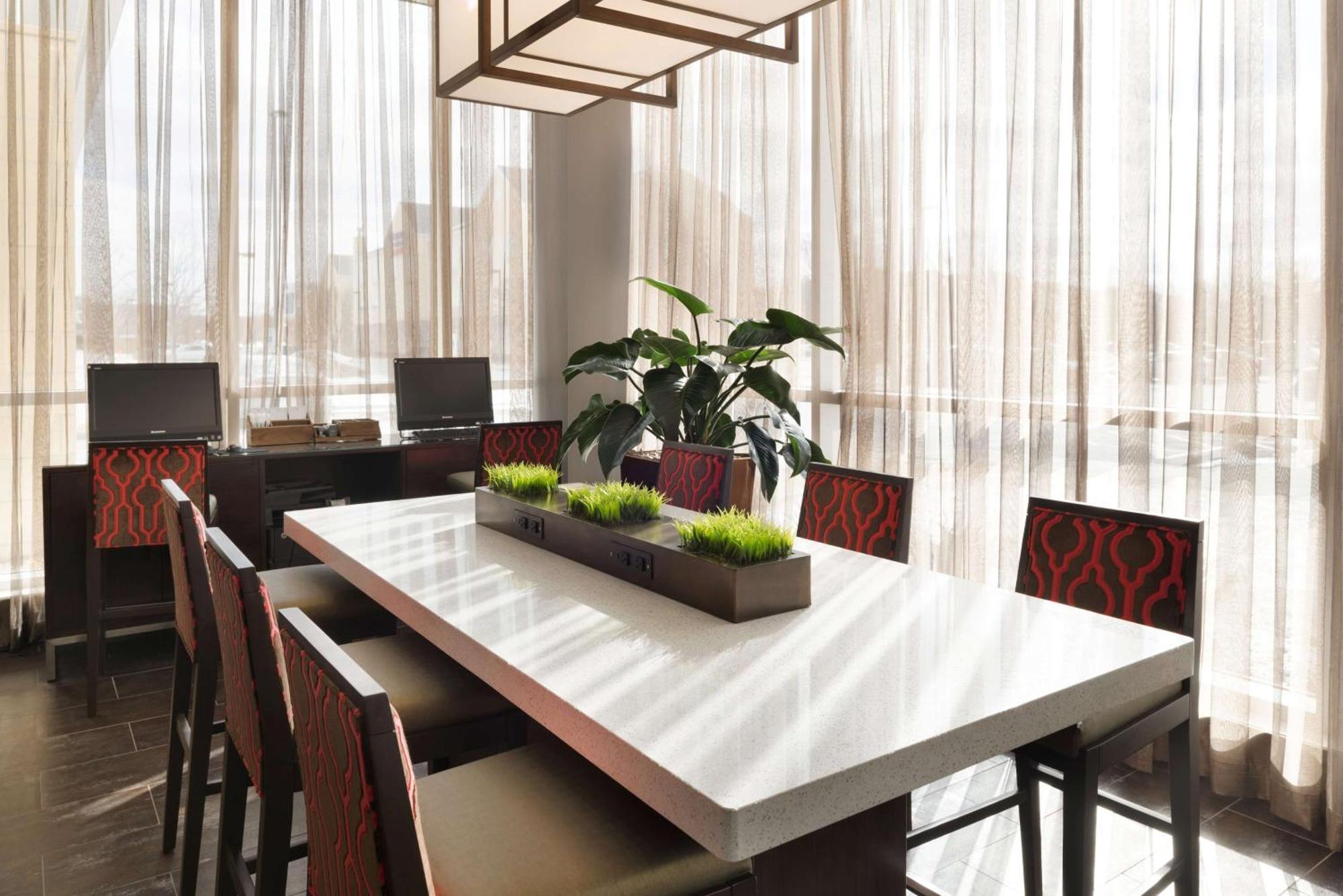 Embassy Suites By Hilton Chicago Naperville Extérieur photo
