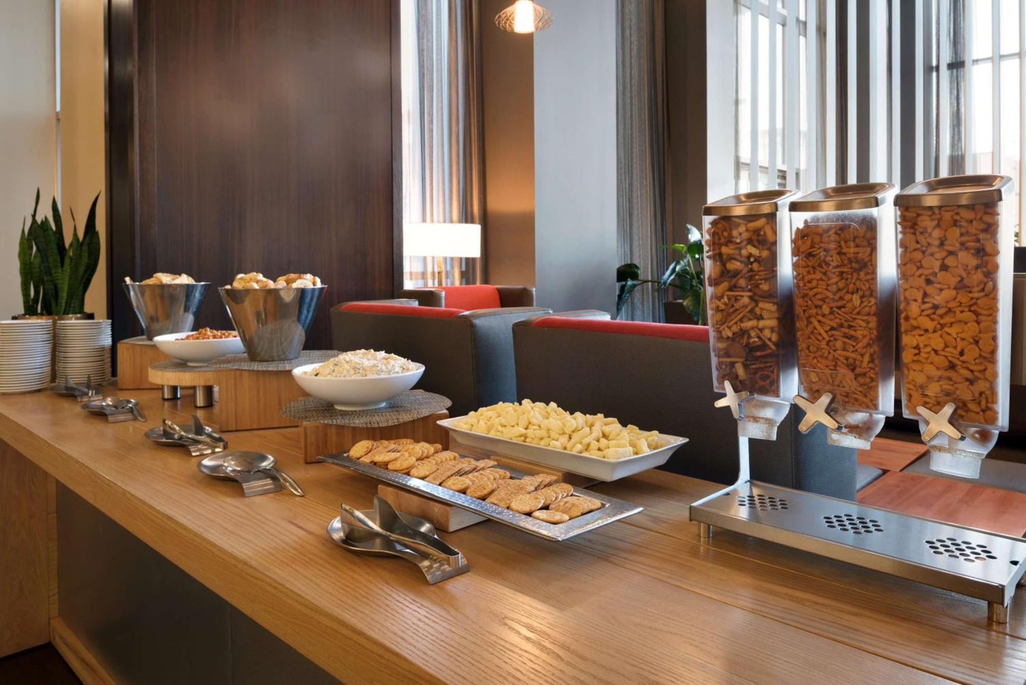 Embassy Suites By Hilton Chicago Naperville Extérieur photo